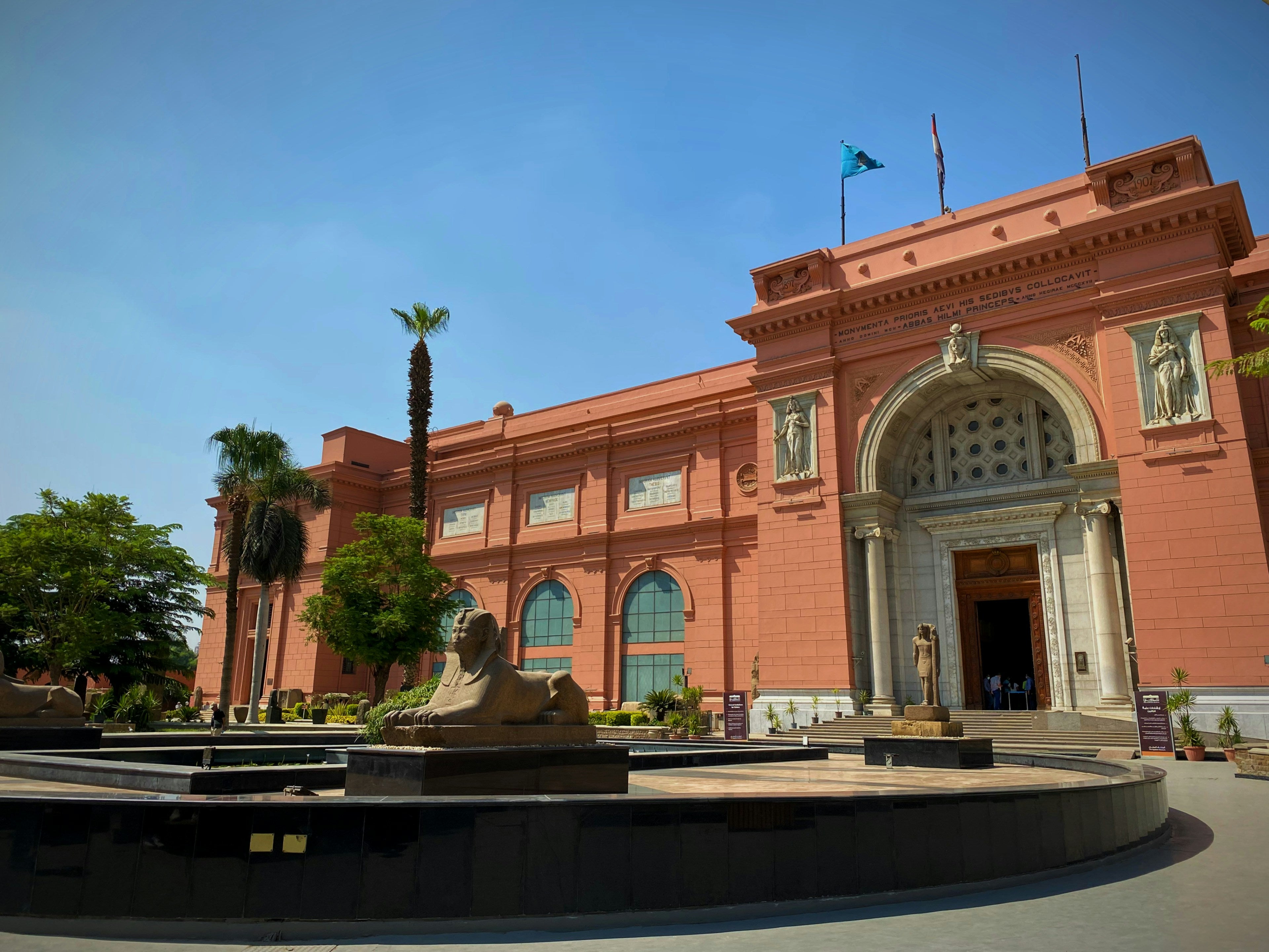 Full-Day Egyptian Museum, Salah El-Din Citadel & Khan El Khalili Tour